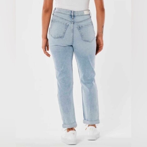 Hollister -Ultra High-Rise Ripped Mom Jeans-Light Destroy. Size:00 R (24W). NWT - Picture 13 of 15